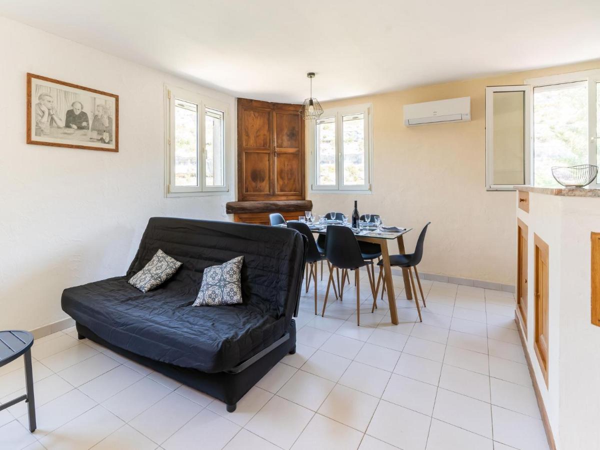 Cosy Holiday Home In Minerve With Garden Екстер'єр фото